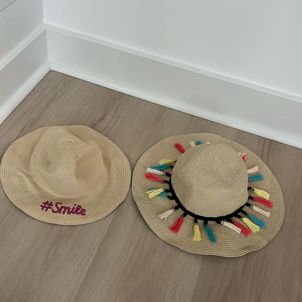 2 kids beach hats